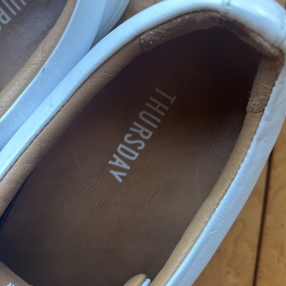 Thursday everyday size 10 white leather sneakers - Picture 4 of 5